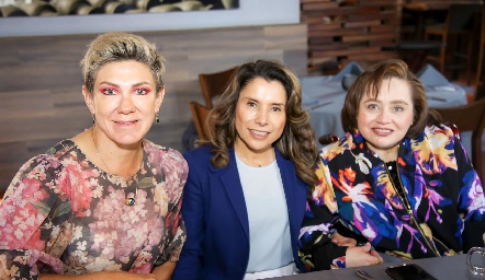  Margarita Padilla, Coco Vargas y Norma Ruiz.