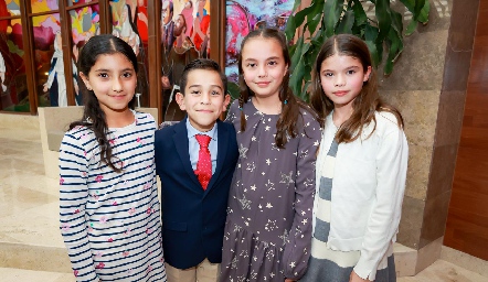  Sofía, Alonso, Maya y Vale.