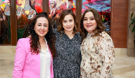  Liliana Zuvir, Alejandra Rodríguez y Deyanira Cázares.
