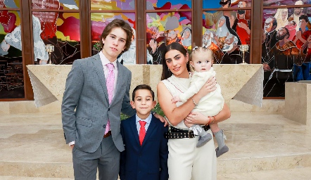  Agustín, Alonso, María José García y Fernanda.