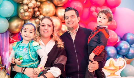  Emilia, Daniela Jonguitud, Jorge y Jorge Ortiz.