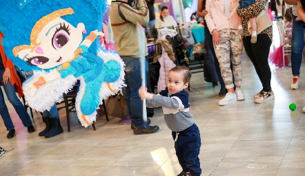  Rompiendo la piñata.