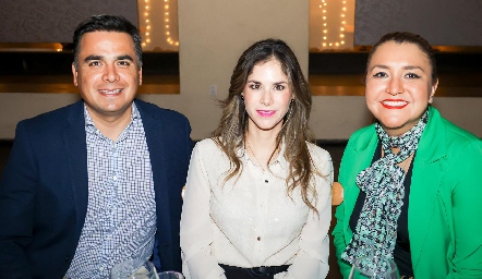  Marlon Martínez, Verónica Pérez y Aneli Anguiano.