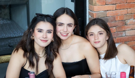  Sofía Delgado, Majo Herrera y Vanessa Rosas.
