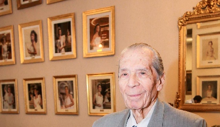  Homenajeado José González Urriza.