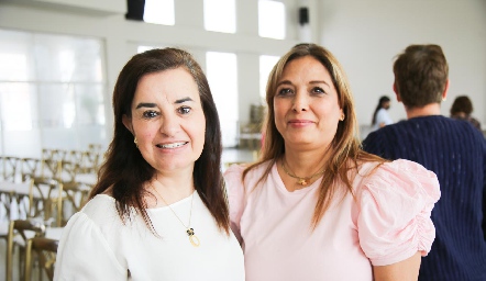  Lety Pérez y Laura Llanas.