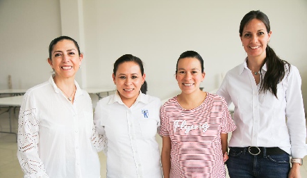  Fabiola Torres, Mariana Estrada, Alexia Estrada y Sandra Lara.
