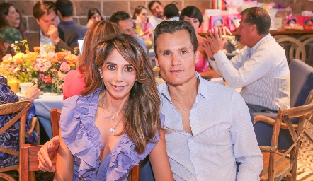  Cecilia de los Santos y Roberto de la Rosa.