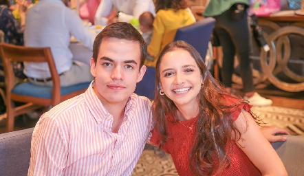  José María González y Regina Meade.