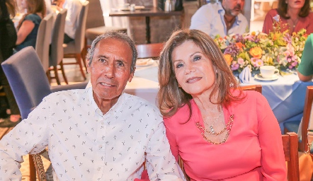  Manuel de la Rosa y Leticia Rojas.