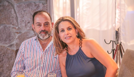  Eduardo Zepeda y Erika Rodríguez.