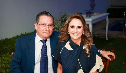  Salvador Foyo y Gabriela Gouyonnet, papás de Ana Sofía.