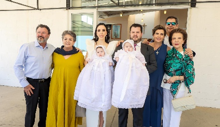  Roberto Meade, Tesa Vertiz, Mariana Tobías, Santiago Meade, Marisa Mercado, Abraham Tobías y Melita de Tobías con Gastón y Marina.
