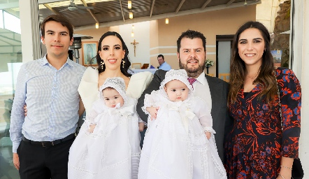  Abraham Tobías, Mariana Tobías, Santiago Meade y Annia Werge con Gastón y Marina.
