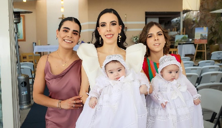  Marily, Mariana y Marissa Tobías con Gastón y Marina.