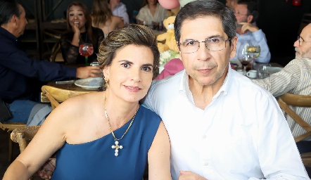  Marisa Mercado y Abraham Tobías, abuelos de Gastón y Marina.