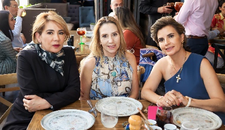  Isabel Carrillo, Gabriela Mercado y Marissa Mercado.