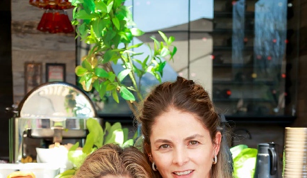  Lourdes y Marijó López.