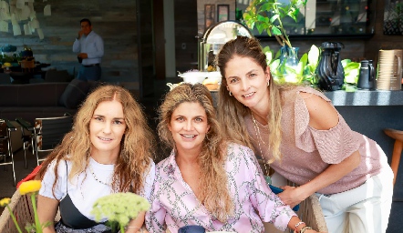  Lorena Quiroz, Lourdes López y Marijó López.