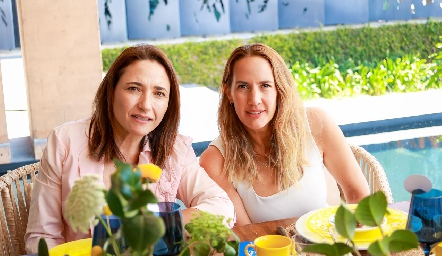  María José Abaroa y Cristina Ortiz.
