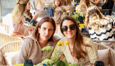  Ale Güemes y Marcela Rivero.