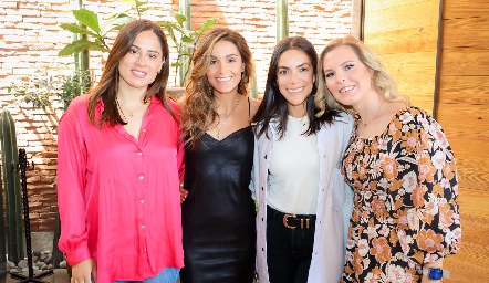  Adri Narváez, Gemma Loredo, Ana Rodríguez y Flor González.