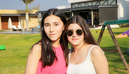  Inés Nava y Manu Sambrano.