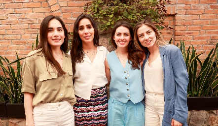  Mariana Rodríguez, Daniela Lavín, Vicky Álvarez y Elizabeth Treviño.