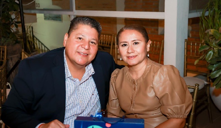  Javier López y Rebeca Cruz.