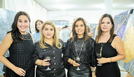  Vianey Hernández, Carmenchu, Lorena Torres y Mirtala Rodríguez.