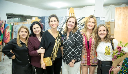  Carmenchu, Cristianne, Sofía, Marcela, Erika y Aurora.
