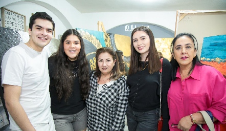  Kevin Hervert, Ana Torres, Mónica, Julia Flores y Rebeca Hernández.