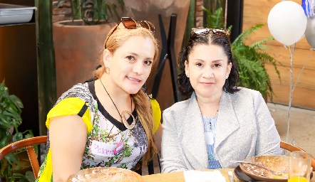  Yolanda Tapia y Sara Hernández.