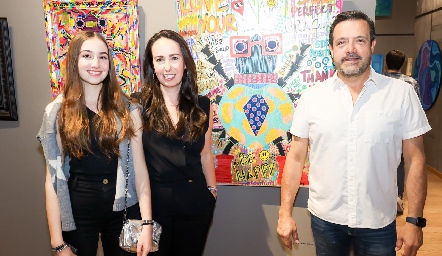 Isabela Burberg, Ximena Burberg y Juan Carlos de la Rosa.