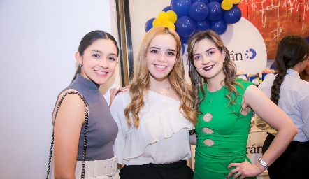  Daniela Ramírez, Marcela Romero y Zaira Herbert.