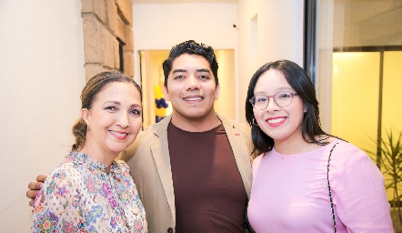  Nereida Anaya, Juan Carlos Hernández y Andrea Bermejo.