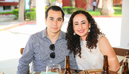  Héctor Gómez y Liliana Zuviri.