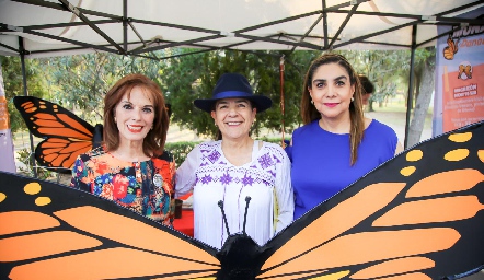  Margarita Chávez, Lourdes Achutegui y María Guadalupe Urbina.
