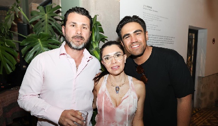  Edmundo Gerardo, Claudia Leal y Benjamín Leal.