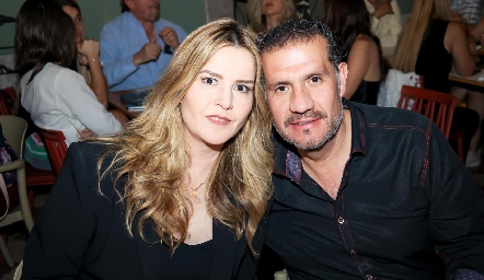  Erika Olivares y Juan José Yañez.