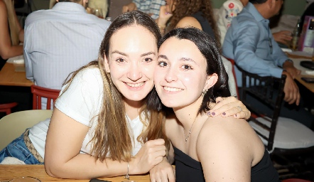  Marcela Elizondo y Emilia Gerardo.