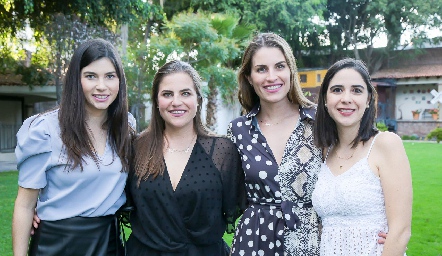  Mariana Palazuelos, Danitza Lozano, Paulet Lozano y Vero Ortuño.