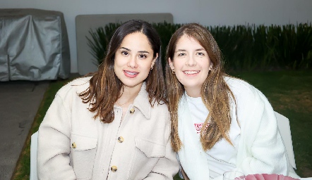  Adriana Narváez y María José Fernández.