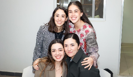  Paola Díaz, Natalia Navarro, Eugenia Torres y Ana Paula González.