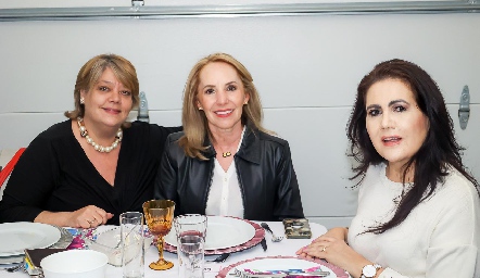   María Dolores Pro, Laura Lavín y Ana Fonte.