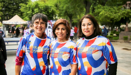  Graciela González, Adriana Sánchez y Verónica González.