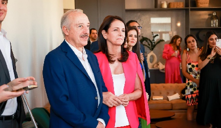  Papás de Ana Gaby, Federico Díaz Infante y Gabriela Meade.