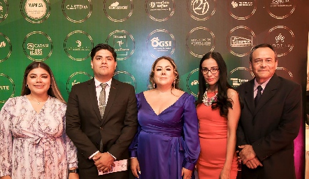  Renata Torres, Carlos Torres, Maricruz Picazzo, Ángeles López y Ricardo Nvarro.