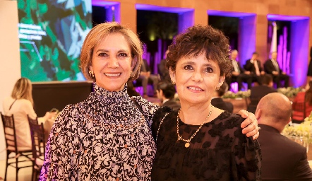  Olga Espitia y Mari Carmen García.