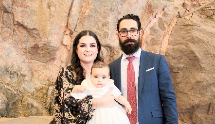  Isabel Torre y Juan Gómez con su hijo Sebastián.